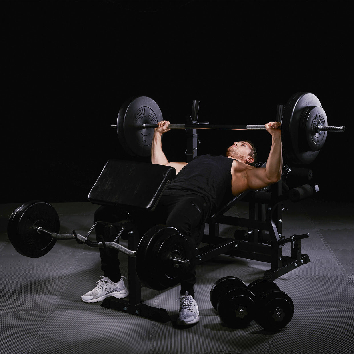 Reguliuojamas daugiafunkcis suoliukas max 280 kg, Black Edition