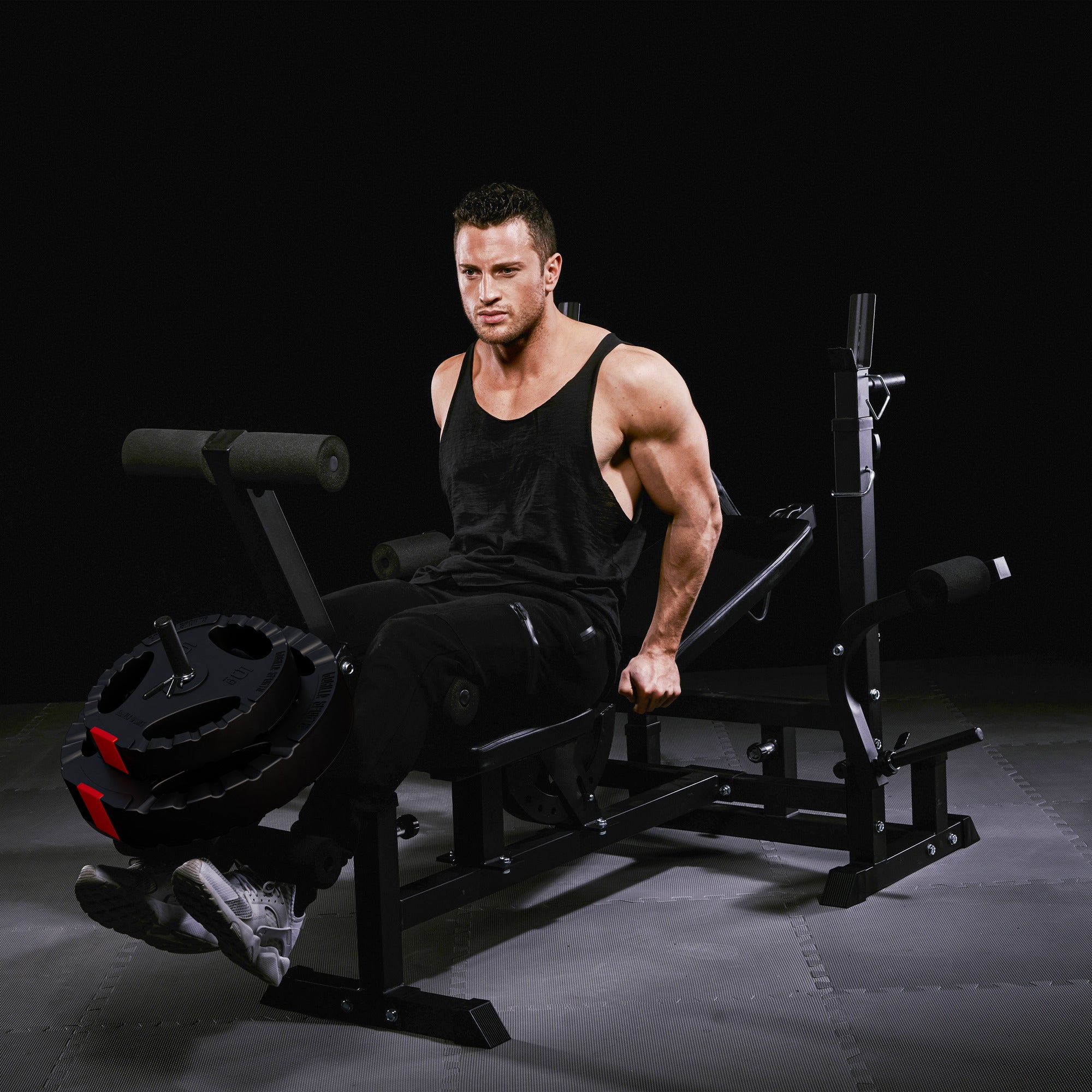 Universali daugiafunkcė treniruočių stotis su 100 kg Tri Grip svorių rinkiniu