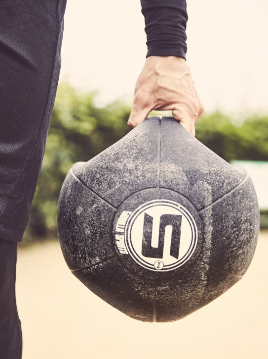 Grip treniruočių kamuolys su rankenų angomis 3–10 kg